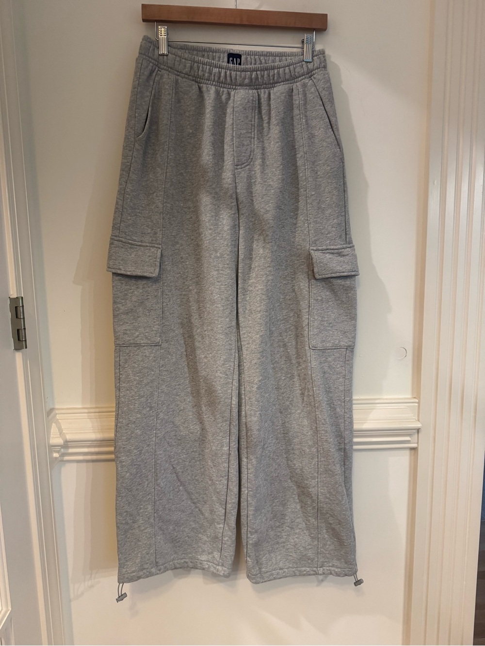 GAP Light Gray Wide-Leg Cargo Joggers